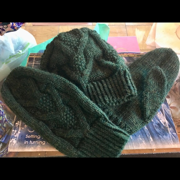 Hand knitted accessories - Picture 4 of 13